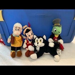 Disney’s Pinocchio Beanie Set